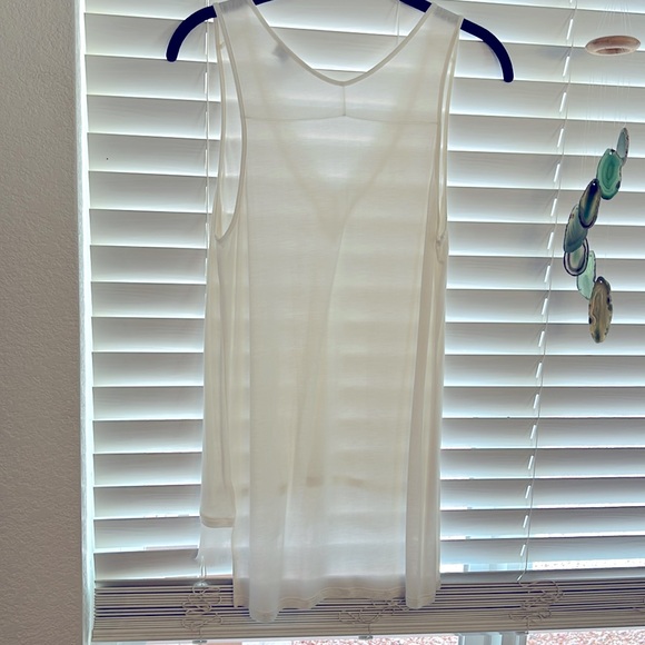 14th and union v-neck white tee shirt in size S - Picture 5 of 5